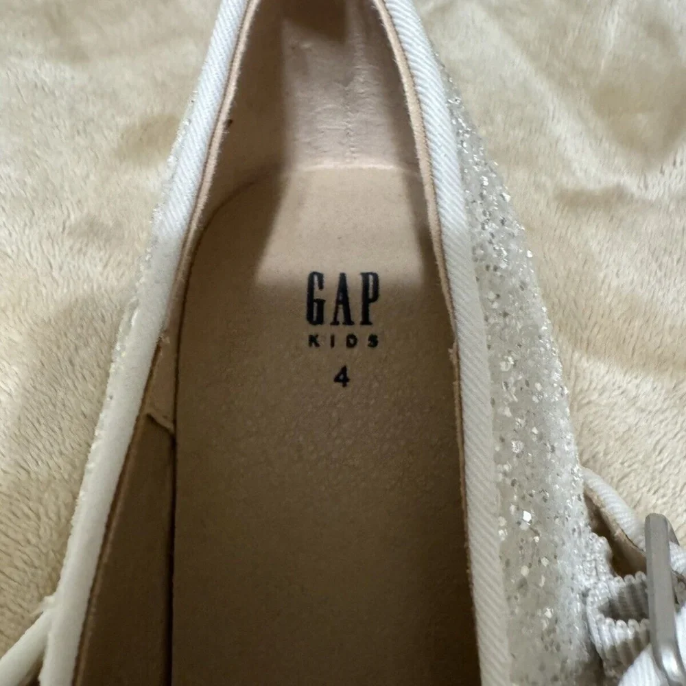 Gap Kid's Size 4 Closed Toe Mary Jane Flats w/Glitter - EUC
